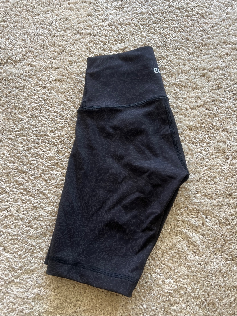 Excellent Lululemon Black High-Rise Align Shorts 6”